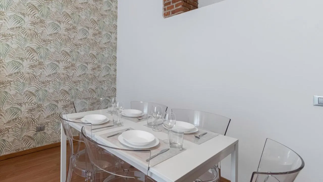 מילאנו Italianway - The B Village New 0*,  איטליה